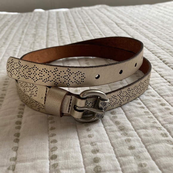 Fossil Metallic Gold Leather Brogue Thin Belt Coastal Cowgirl Boho Classic Sz M - Picture 1 of 11